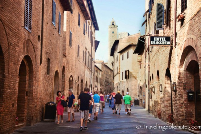 11-Street-in-San-Gimignano-Tuscany-Italy-1024x682